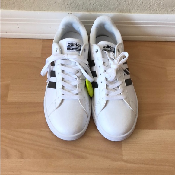 le adidas mens taglia 9 cloudfoam scarpe poshmark le adidas mens taglia 9 cloudfoam scarpe poshmark